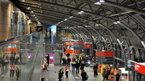 Lotnisko Warszawa-Modlin: Kieszenie pełne fałszywych dokumentów