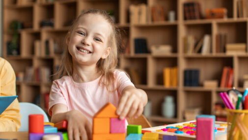 Montessori zabawki: Jak rozwijają umysł i kreatywność Twojego dziecka?